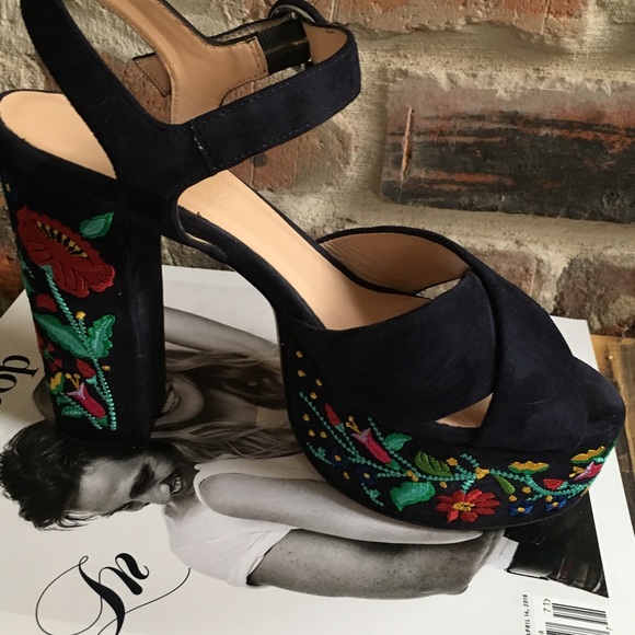 Platforms - Picture 3 of 7